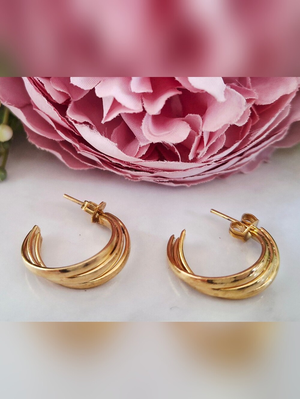 Vintage 80s Small Gold Hoop Earrings